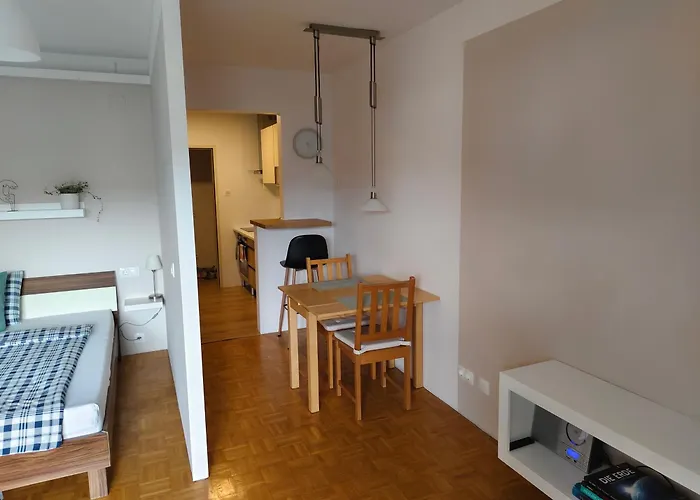 Gruenerbalkon דירה