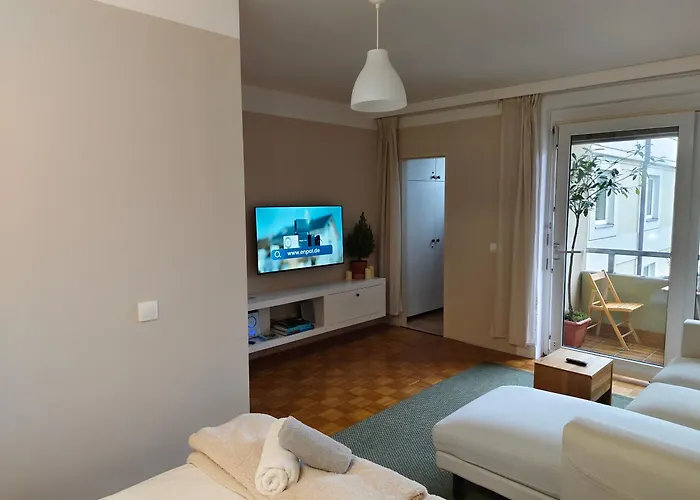 Gruenerbalkon דירה *